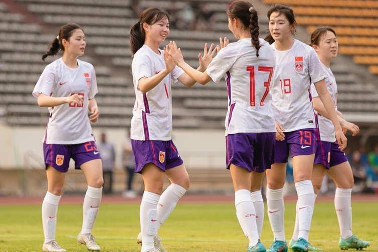 刘雨希双响难挽败局 中国U17女足2-4不敌朝鲜无缘决赛