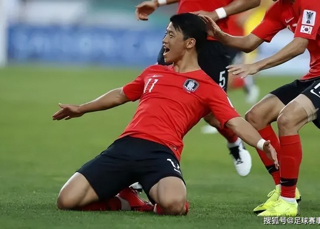 日本足球也就最后这一届了，以后就越来越次了，中国队越来越好，日本韩国已经显露出衰落的势头了