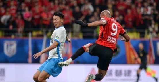 青岛西海岸VS成都蓉城：中超焦点战提前一天开赛！