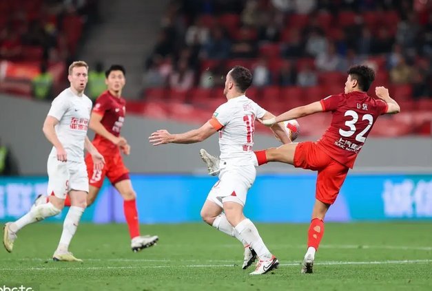 杨铭锐扳平！大连英博1-1河南战平