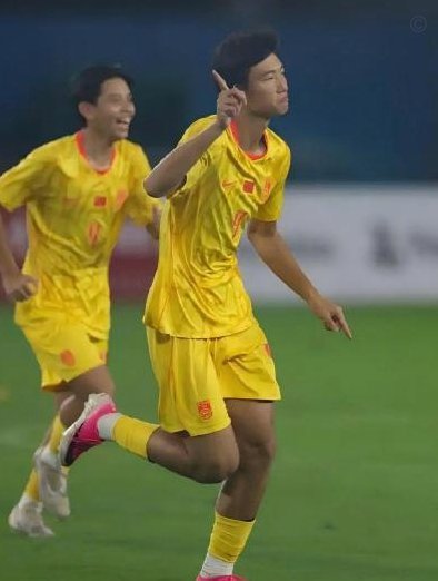 清华附中走出首位国足高中生——赵松源